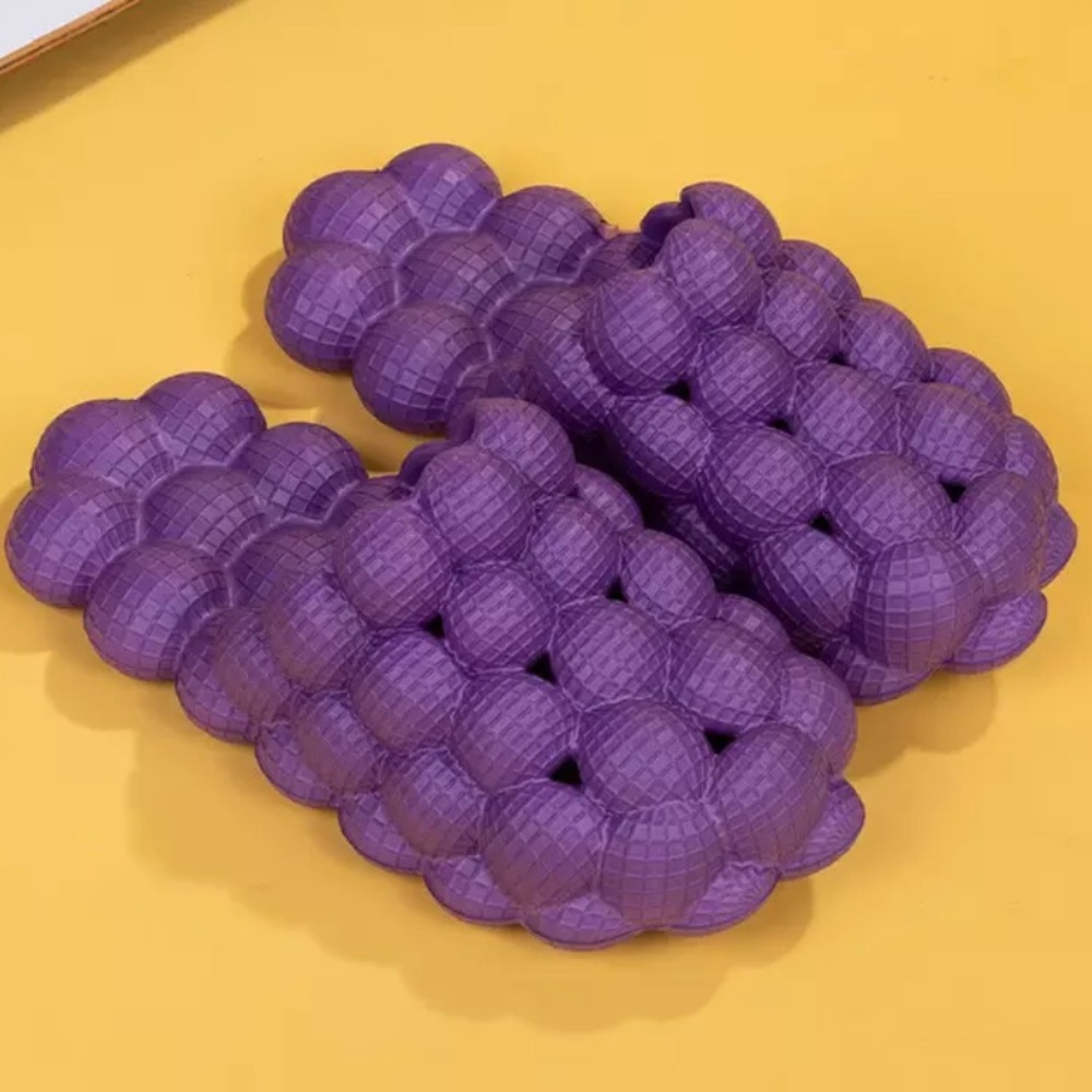 Womens size 5 Bubble Golf Peanut Slipper Sandals Unisex
